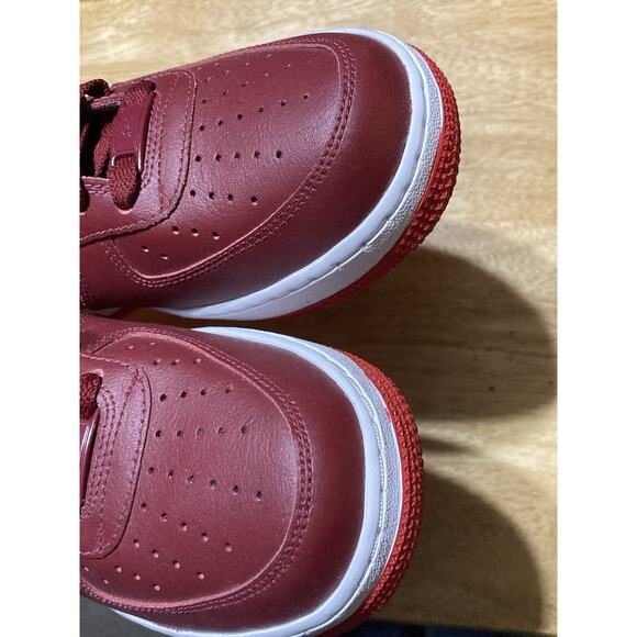 Nike Air Force One Womens Size 8.5 Tennis shoes Burgundy Red - Picture 6 of 7